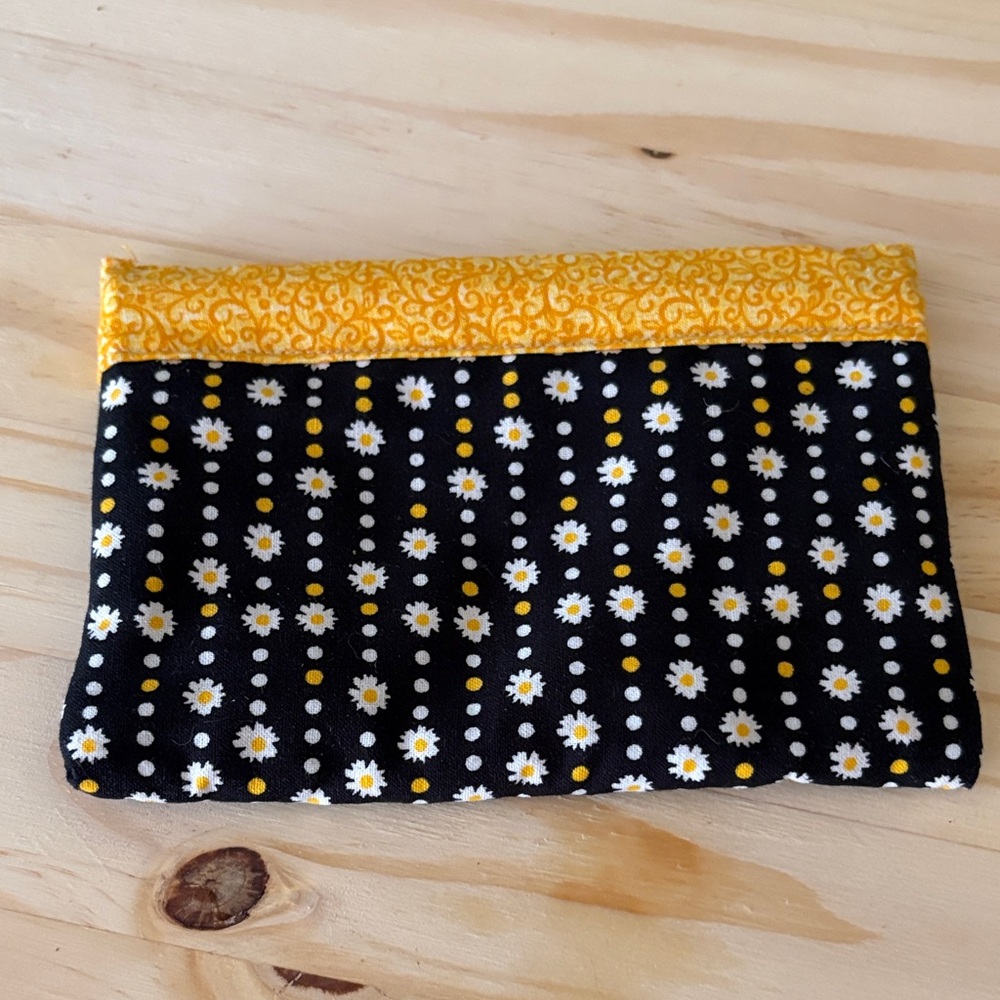Daisy Print Black & Yellow Zipper Pouch